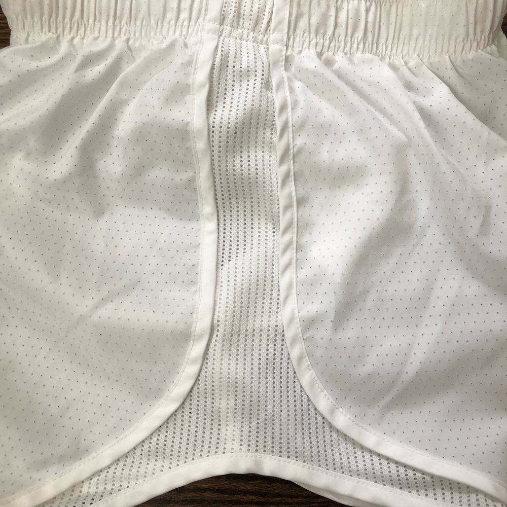SOLD - Women’s White Nike Dri-Fit Running Shorts Size Small - Picture 5 of 6